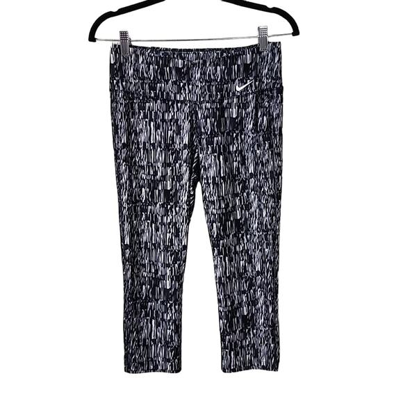 Nike Dri-Fit Grey and Black Capri Athletic Leggings Womens Size Small - Picture 1 of 11
